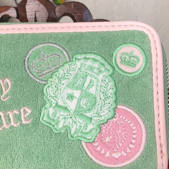 NWT Juicy Couture Retro Green Juicy Girl Rule Zip Around Wallet - Picture 2 of 11